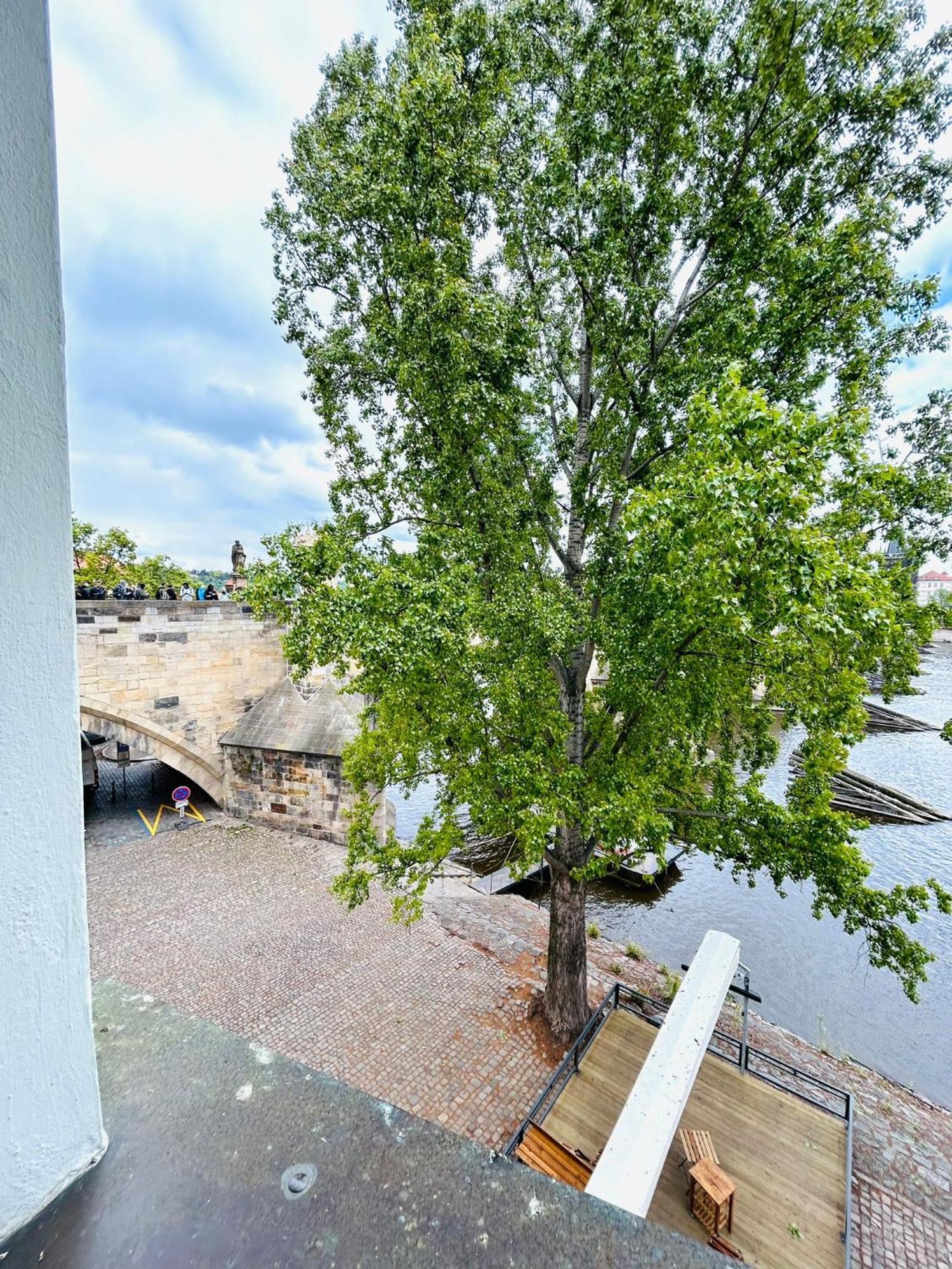 River View Residence By Charles Bridge プラハ エクステリア 写真